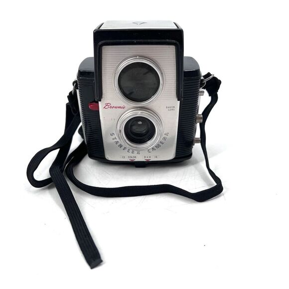 Vintage 1957 Kodak Brownie Starflex Camera with Dakon Lens - Picture 1 of 14